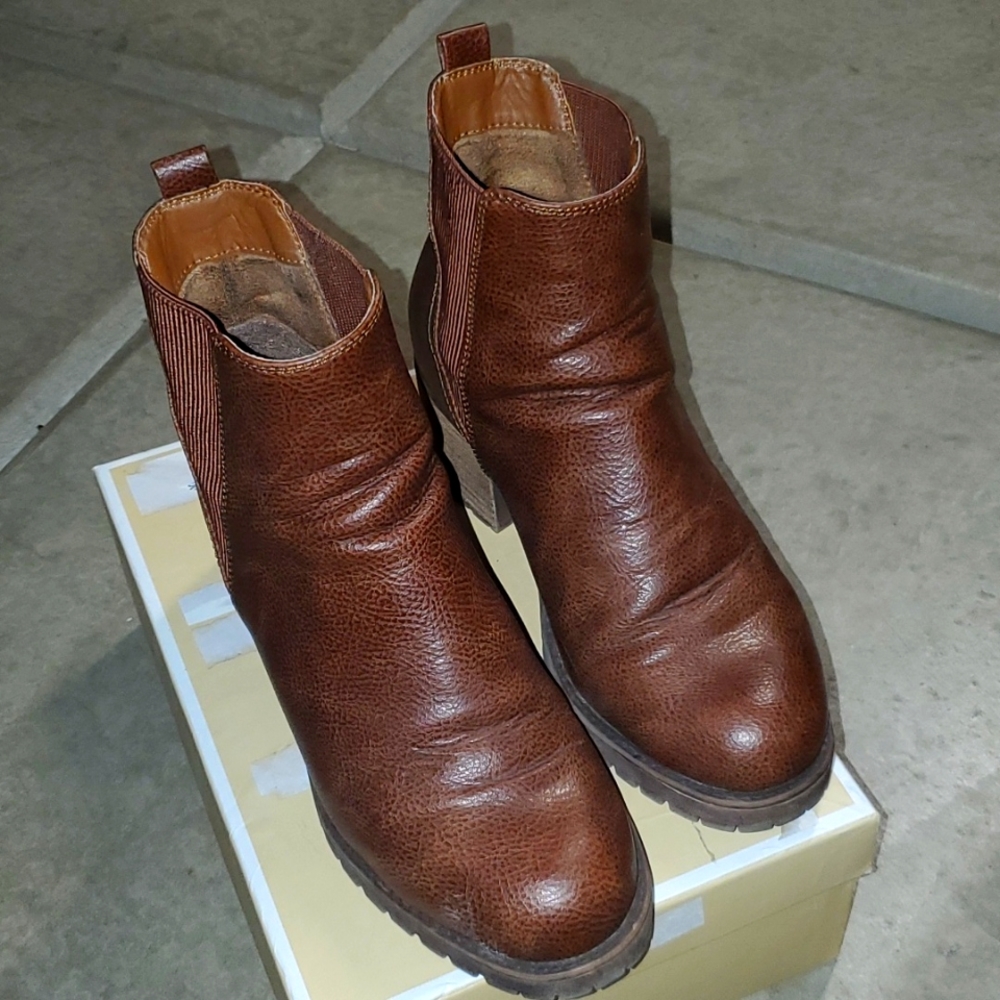 Beautiful  booties leather - Picture 2 of 15